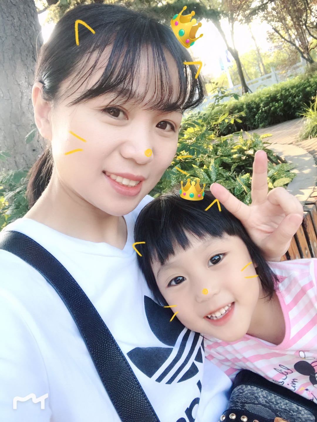 1590415736377624.jpg 老婆与女儿.jpg